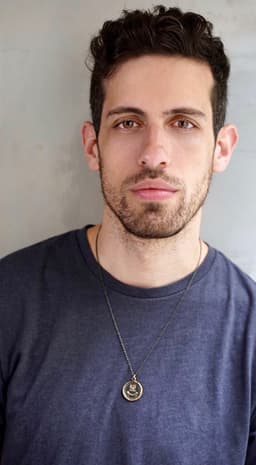 Bidragsyter Adam Silvera